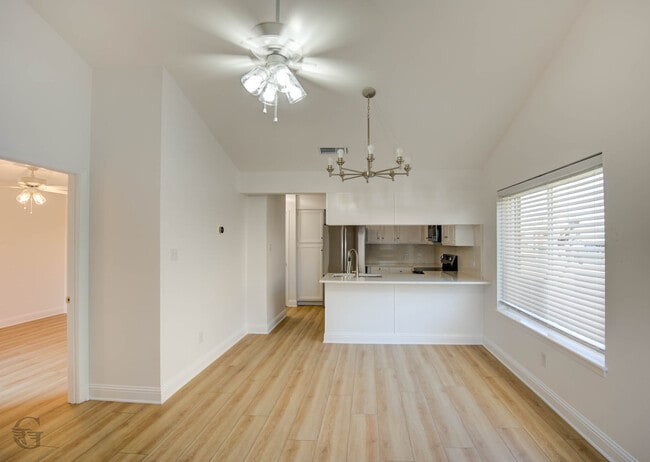 Photo - 3636 Greenacres Place Dr Unidad #94