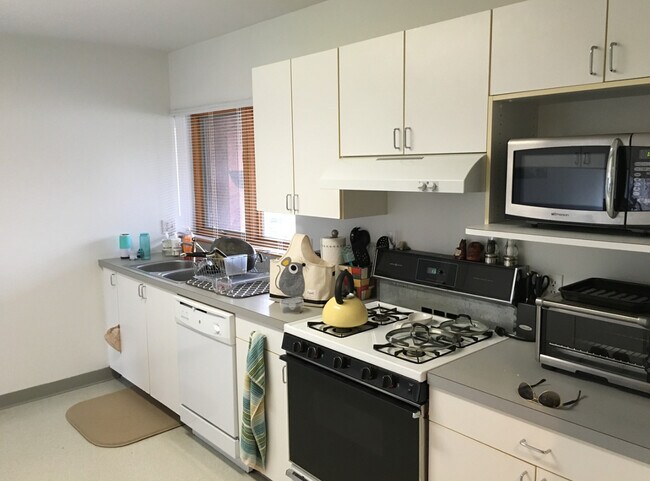 Photo - 1049 Danby Rd