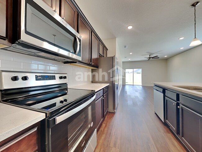 Photo - 492 Onate Cir