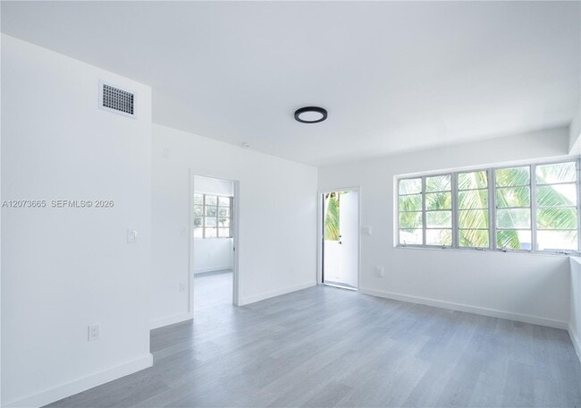 Photo - 423 NE 71st St Unidad 4