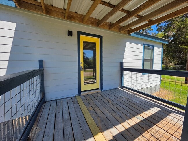 Photo - 208 Cemetery Rd