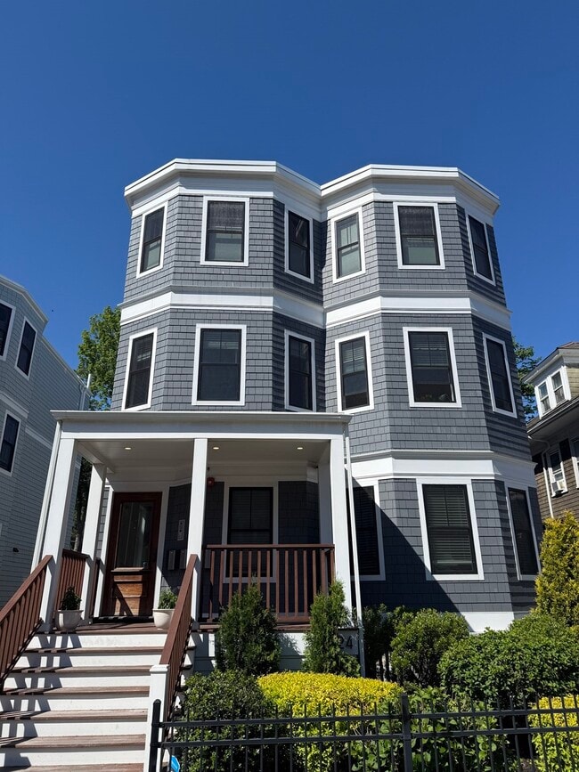 Building Photo - 24 Roseclair St Unit 2