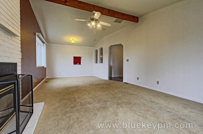 Photo - 3 Bed, 2 Bath home in Milwaukie