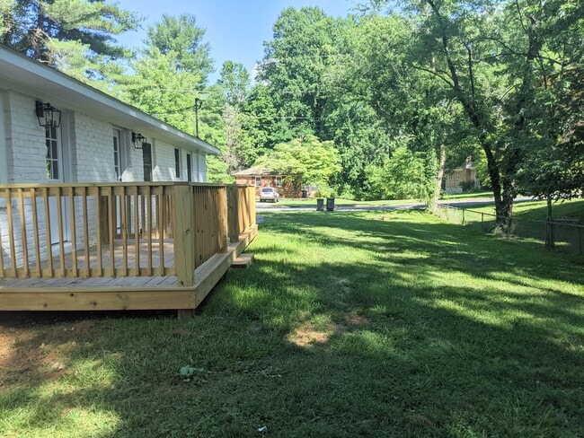 Photo - 3200 Windemere Pl Unit B