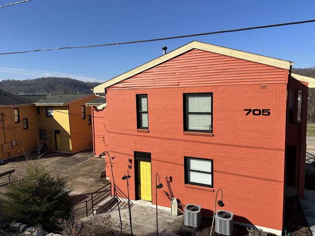 Photo - 705 Wilkinson Blvd Unit 3