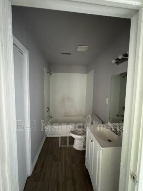 Photo - 2343 Huggins St