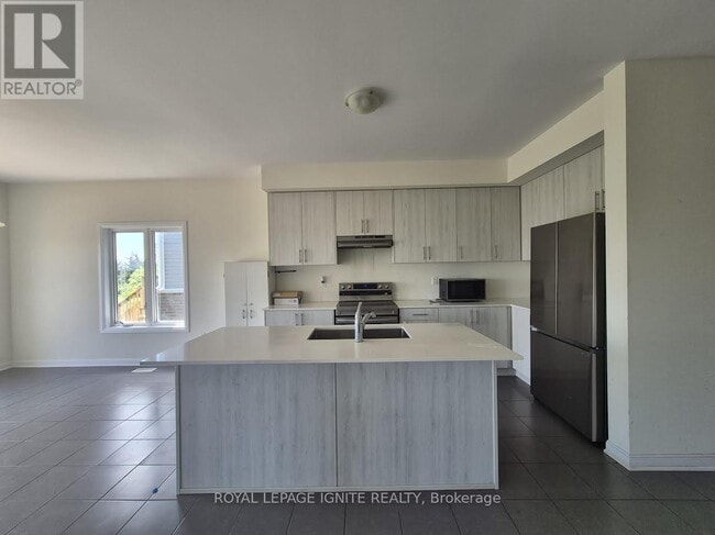 Photo - 137 Gildersleeve Blvd