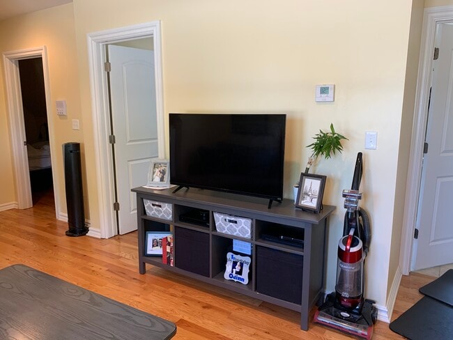 Living Room - 1662 N Mozart St Unit 3