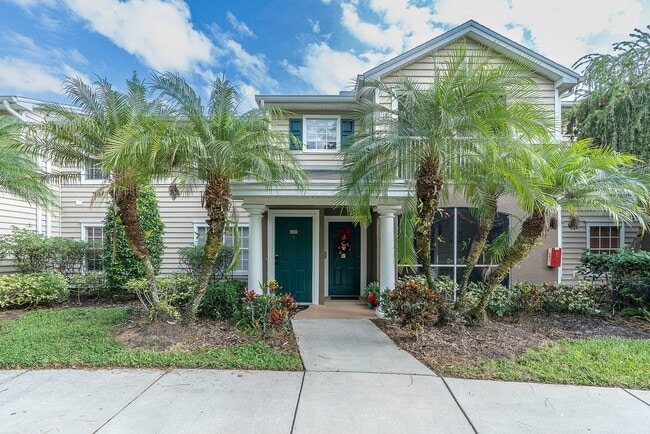 Building Photo - Stunning Designer Condo Remodeled to Perfe...