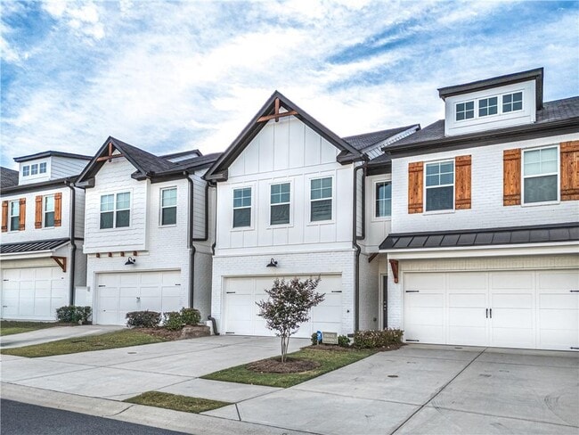 Photo - 124 Auburn Wds Dr