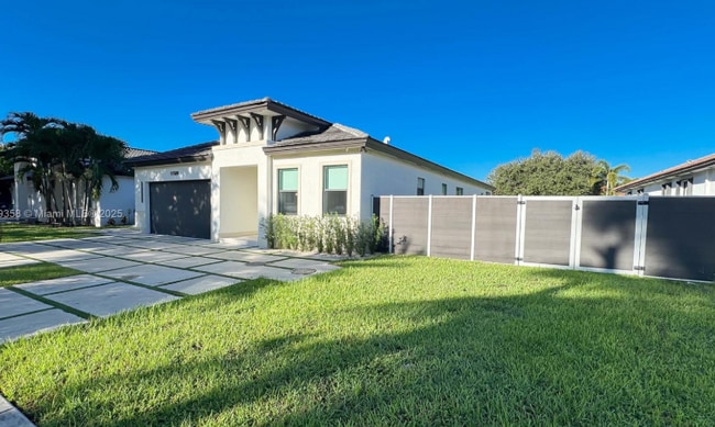 Building Photo - 17320 SW 92nd Ct