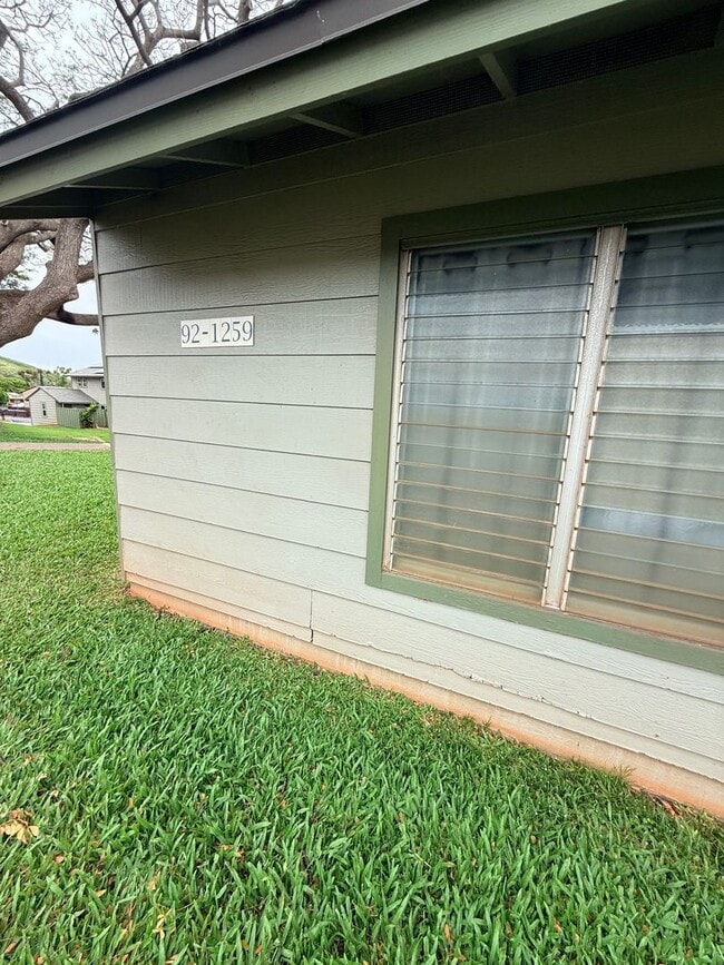 Photo - Remodeled 4/2/2 in Cool & Breezy Upper Makakilo Near Schools