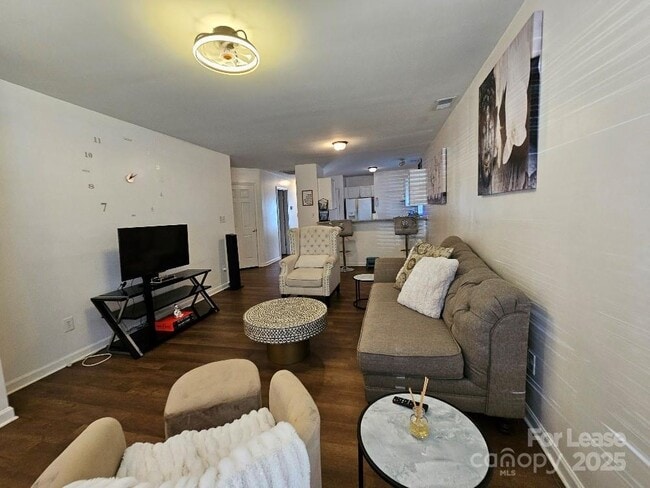 Photo - 336 Lutz Ave