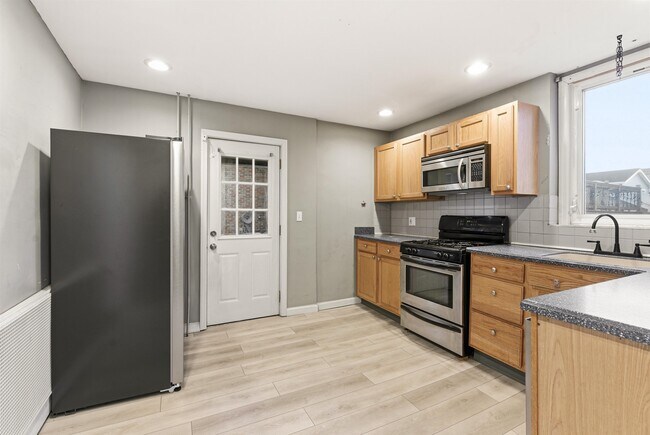 Photo - 320 Clarendon St Unit 1