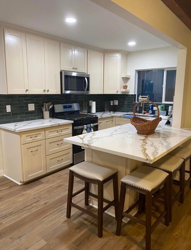 Photo - 6443 Cleo St