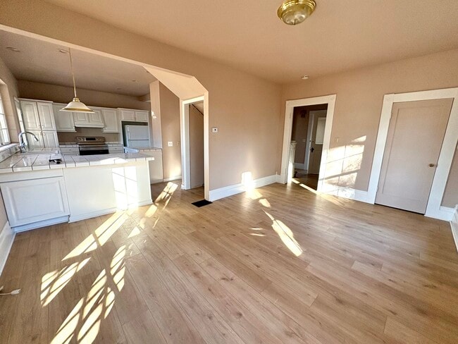 Photo - 1465 Central Ave