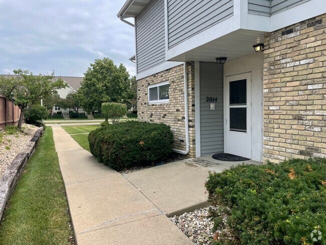 Private entrance - 2014 McKenna Blvd Rental