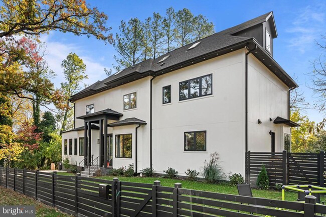 Photo - 4246 15th St N