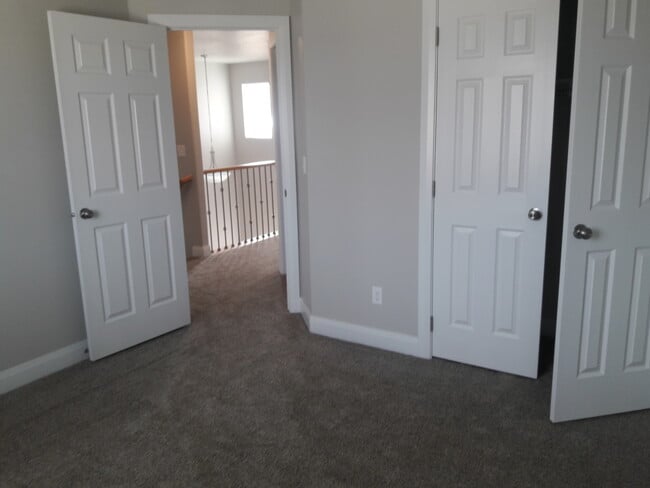 Photo - Move-In Discount --3 bed 2.5 bath - Newer townhome in the heart of Cedar City