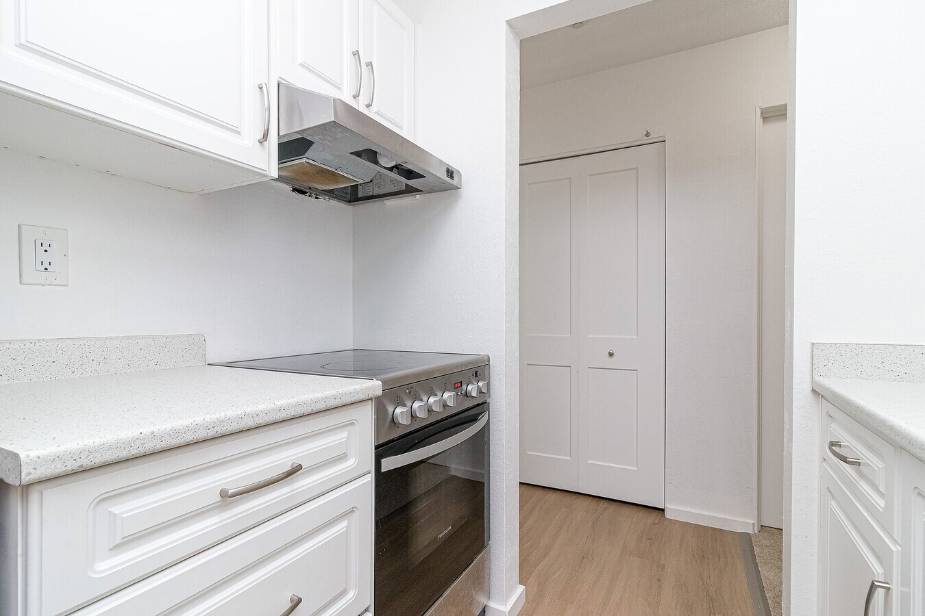 Photo - Skyline Apartments