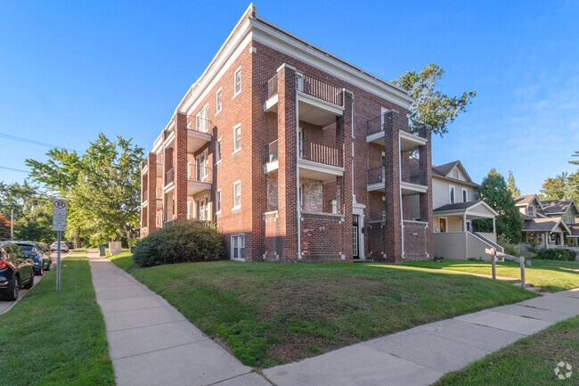 Building Photo - 601 W 4th St Rental
