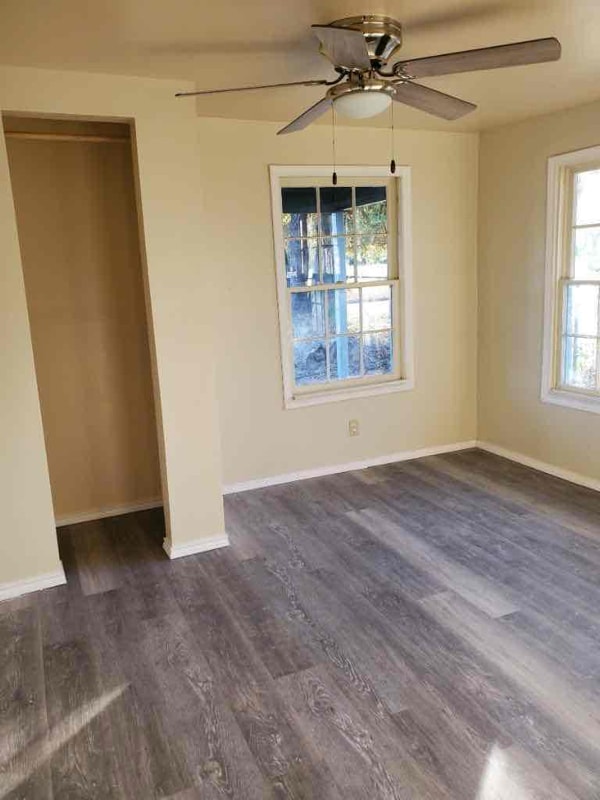 Photo - 306 Dorothy St