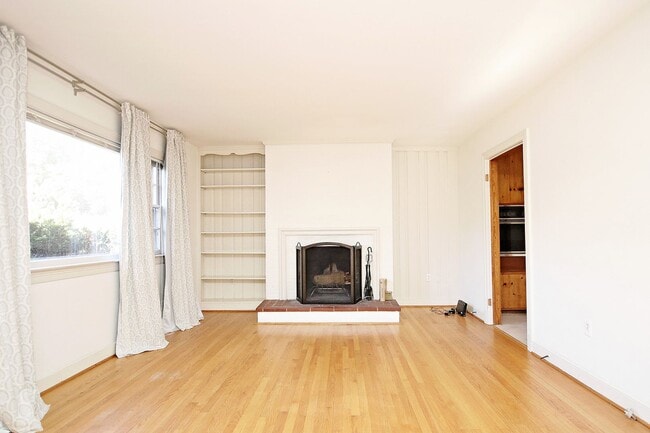 Photo - One-Level Living Near Downtown, UVA, and Pantops Unit Grove Ave 706 A (LB – 7/1 m/o, 7/13 avail)