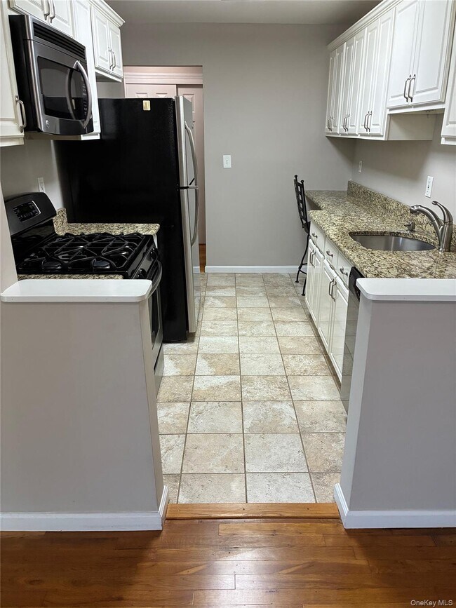 Photo - 10 Oxford Dr Unit 10