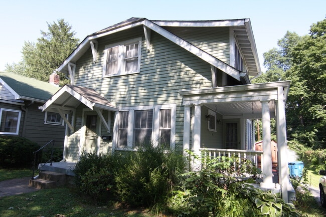 Photo - 5623 Winthrop Avenue