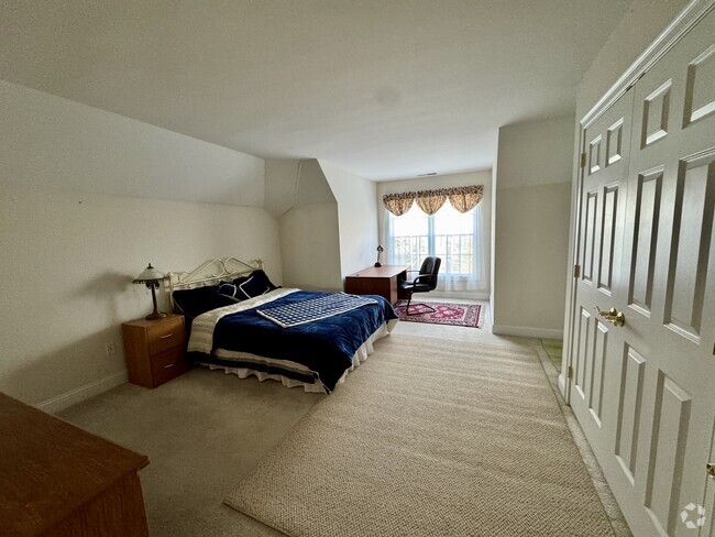 Building Photo - Goodwin Place Unit 3 Rental