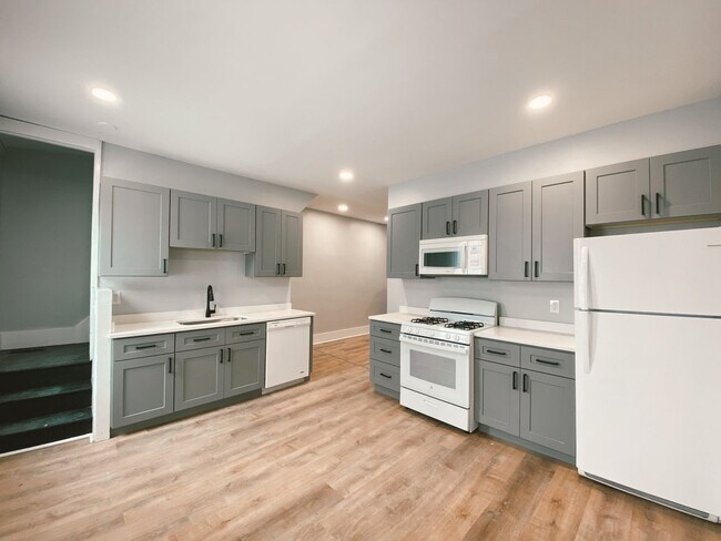 Photo - NEWLY RENOVATED 2 BEDROOM IN THE HEART OF MOUNT OLIVER!
