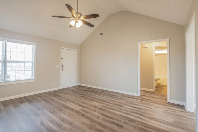 Photo - 8208 Minehead Dr