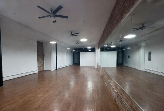 Building Photo - 154 Utica Ave