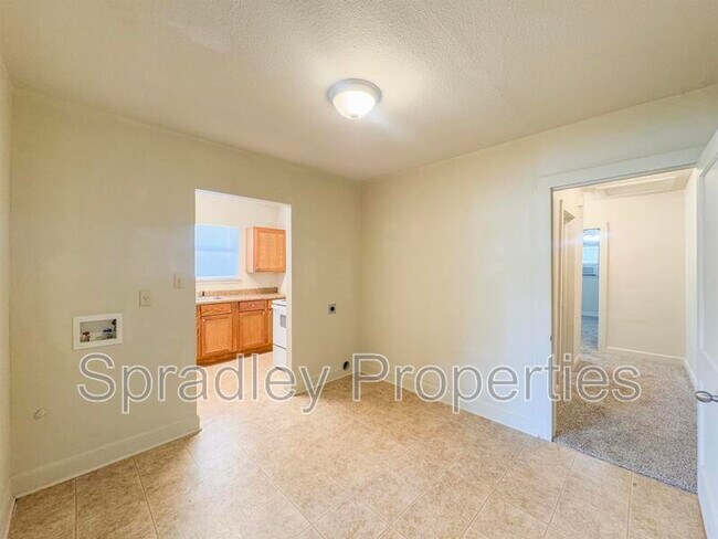 Photo - 234A W 7th Ave