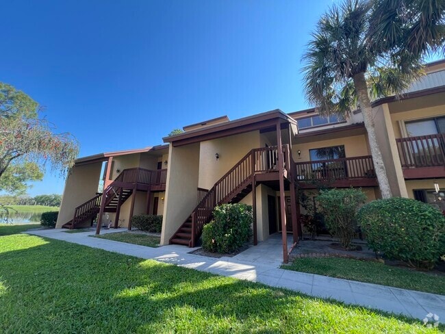 Building Photo - 403 Lakeview Dr E Rental
