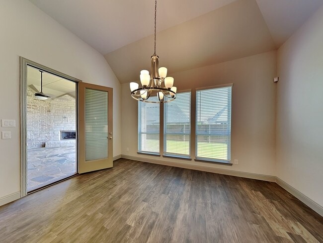 Photo - 614 Summer Oaks Dr