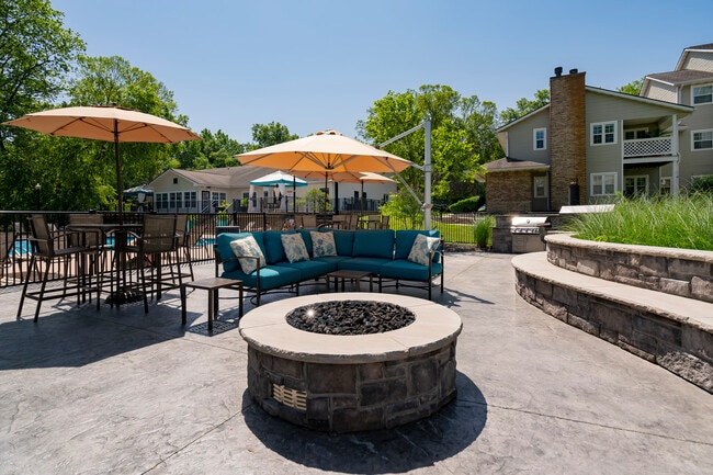 Sturbridge Square Apartments
