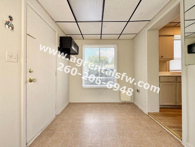 Photo - 2828 Raymond St Unit #2