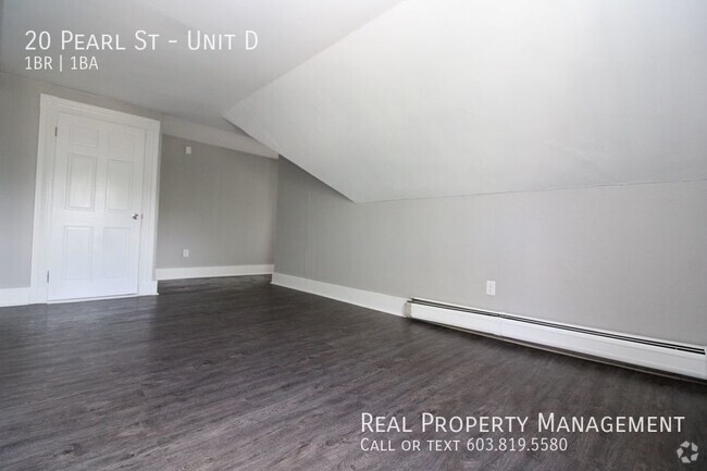 Building Photo - Renovated 1-Bedroom Apartment with Modern ... Unit D