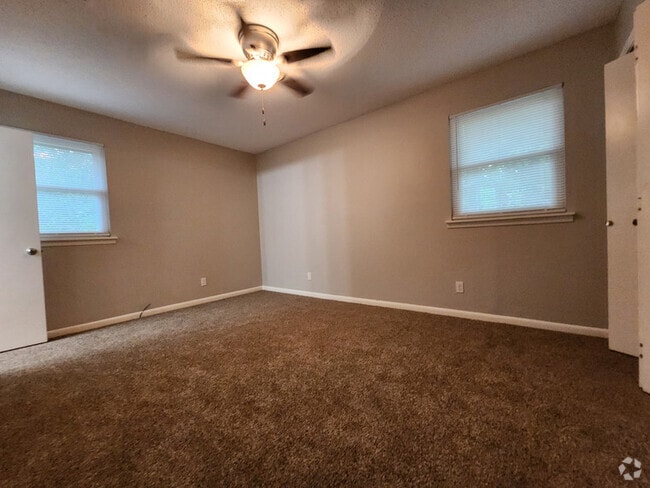 Building Photo - 612 Lindenhurst Dr Rental