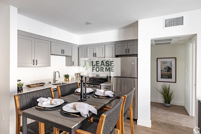 Building Photo - 14526 Kittridge St Unit 404