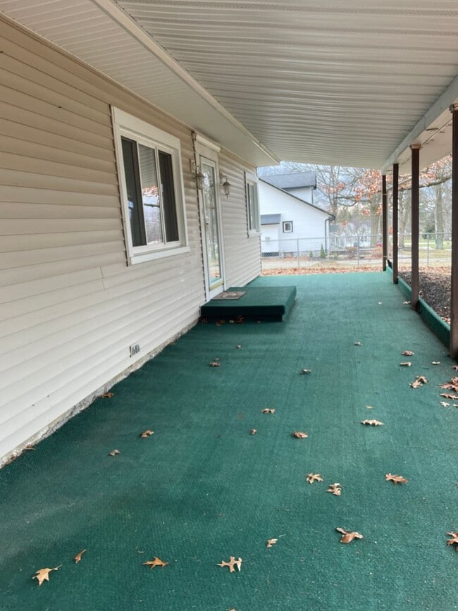 Photo - 8986 King Graves Rd NE