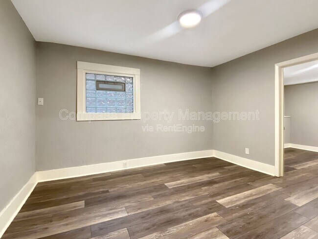 Photo - 921 Fulton St E Unit E 5