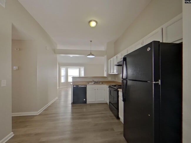 Photo - 136 Westport Dr