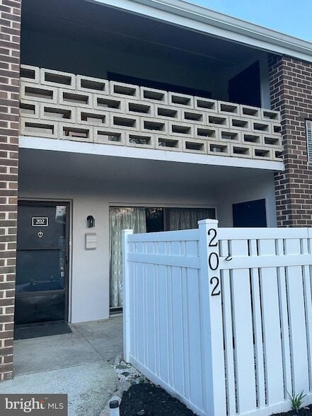 Photo - 202 Stony Way