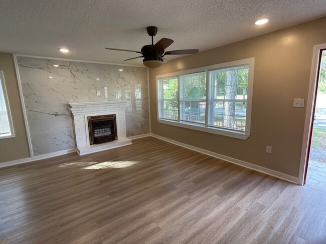 Photo - 803 S Oak St