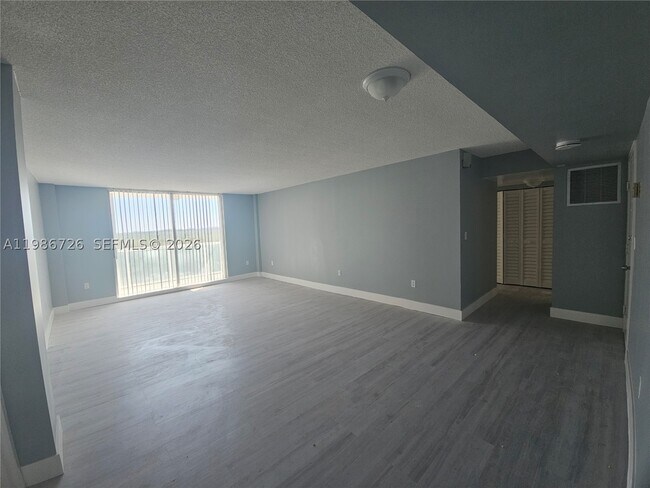 Photo - 2841 NE 163rd St Unit 914