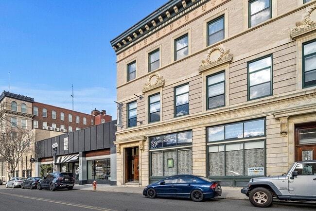 Building Photo - 70 Exchange St Unit 206