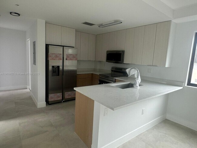 Photo - 5423 NE Miami Ct