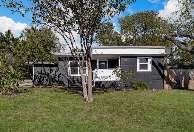 Photo - 5524 Dartmouth Ave